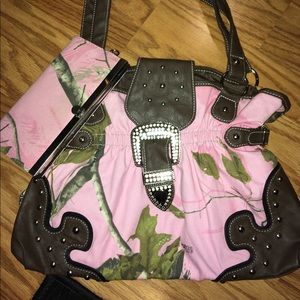 Brand New Real Tree Pink Camo Purse And Wallet
